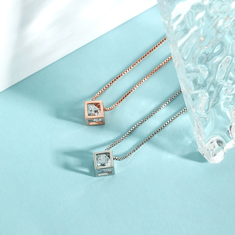 Diamond Box Pendant - Kjede