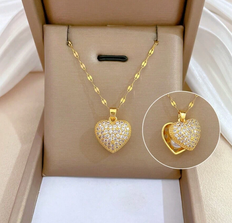 Pearl Heart – Hjerte Kjede i Gull med Perle