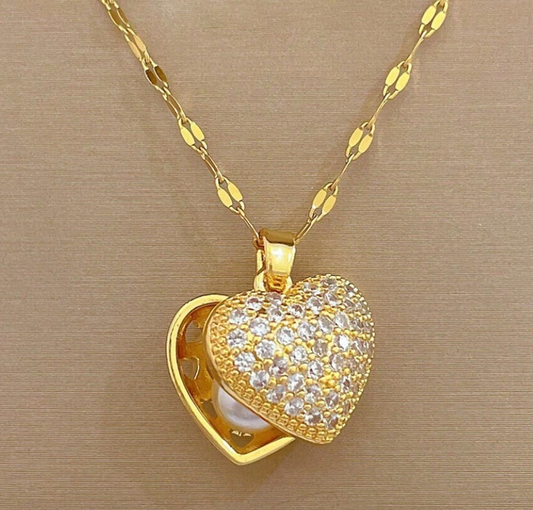 Pearl Heart – Hjerte Kjede i Gull med Perle