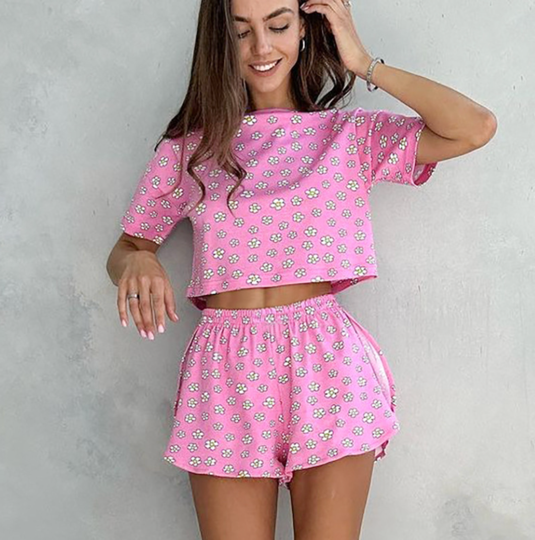 Rosedrøm – Pysjamassett i myk rosa