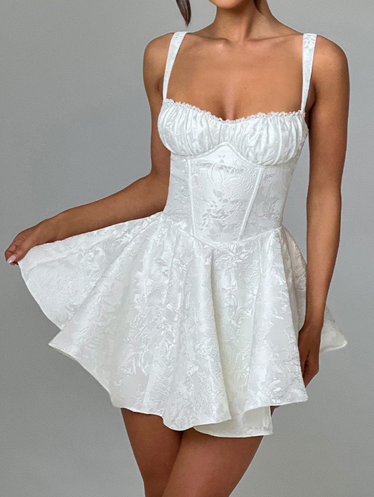 Sløyfesving – Kort kjole med volang